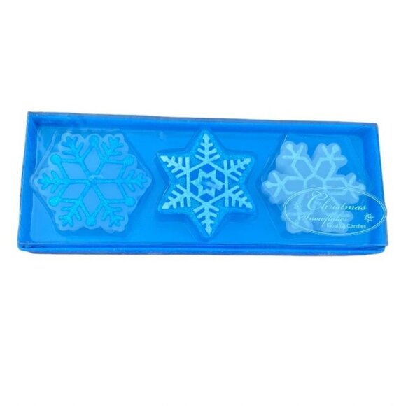 RUSS Visions of Winter Snowflake Christmas Floating Candles NEW Holiday Candles - Picture 1 of 5